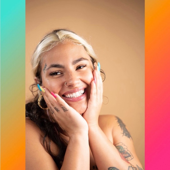 Meet your Posher, Brooke 💜 - Picture 4 of 13